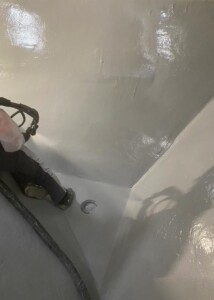 Applying tank lining