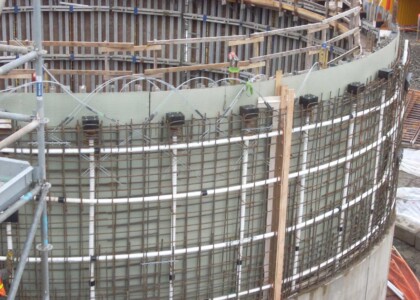 Installing plastic liner inside of large industrial tank