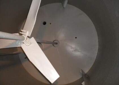 Tank lining on rotary blades